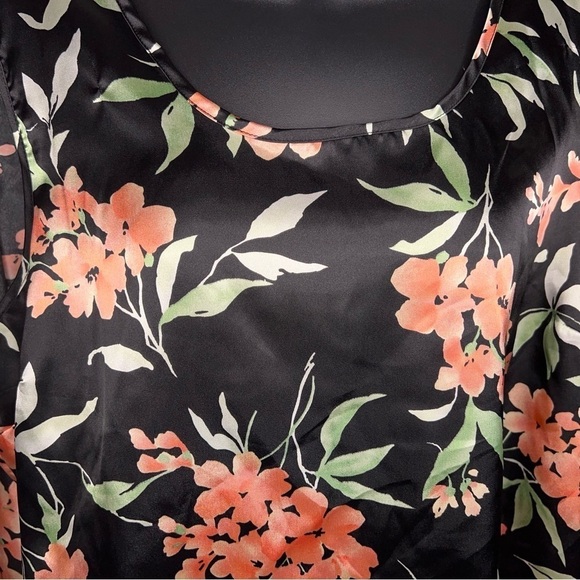 L VINTAGE CROFT AND BARROW BLACK PEACH FLORAL SATIN SLEEVELESS - Picture 6 of 12